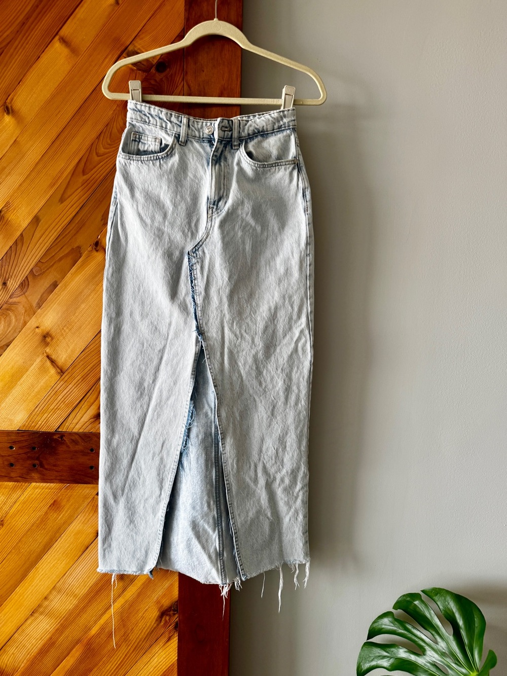 Zara Light Blue Denim Maxi Skirt XS Front Slit High Waisted Jeans Skirt